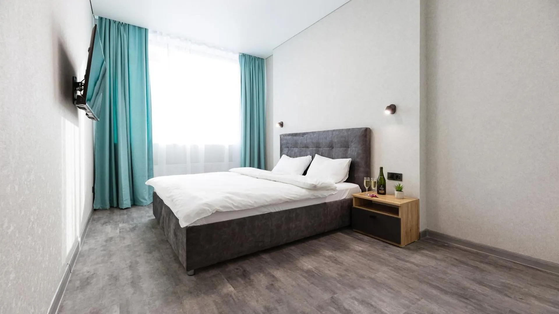 Aparthotel Nyvky Like Home - Manchattan City - Квартира 335 Kiew Ukraine